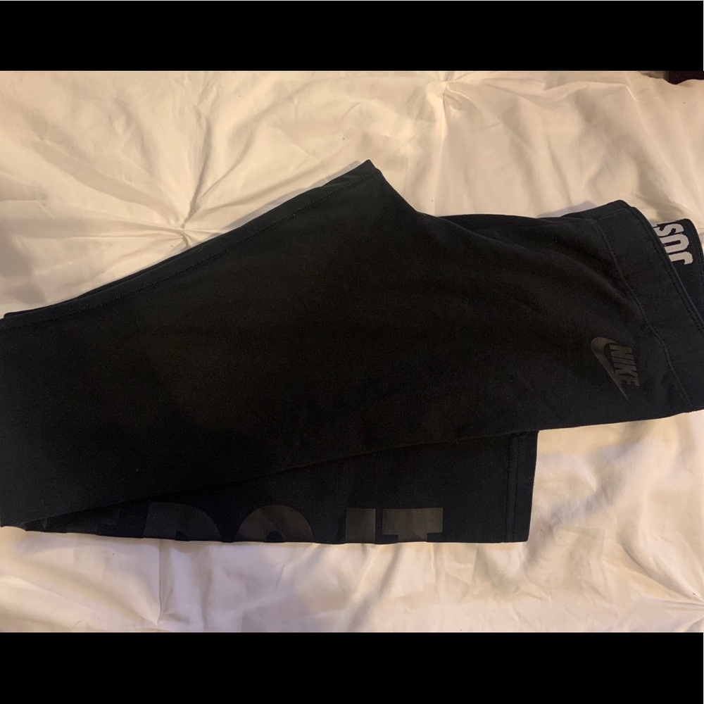 Nike Just Do It Leggings. Women’s size SMALL